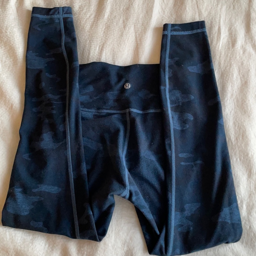 LULULEMON Blue cameo workout pants